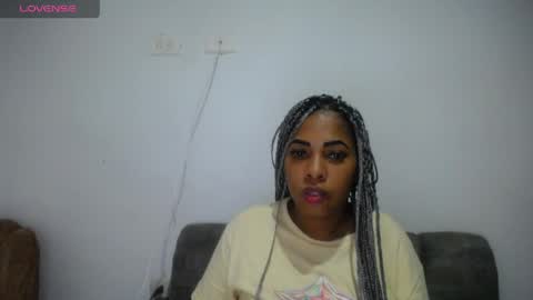 Snapshot of emilyhines__ chatting on 17, 4, 2026 Emilyhines online show from 17, 4, 2026