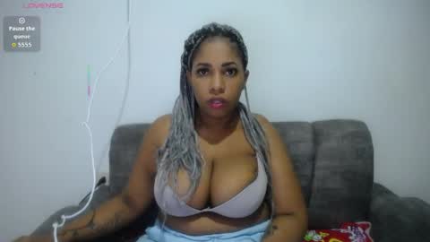 Snapshot of emilyhines__ chatting on 23, 4, 2026 Emilyhines online show from 23, 4, 2026