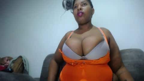 Snapshot of emilyhines__ chatting on 13, 5, 2026 Emilyhines online show from 13, 5, 2026
