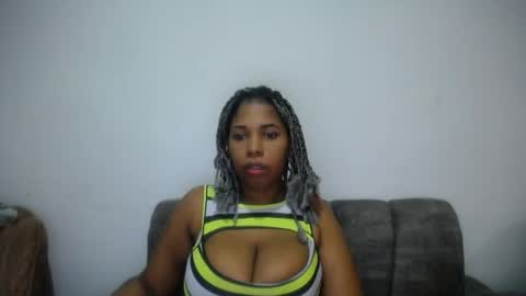 Snapshot of emilyhines__ chatting on 6, 6, 2026 Emilyhines online show from 6, 6, 2026