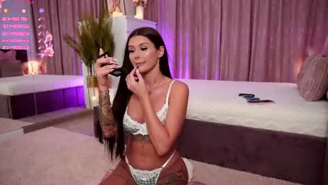 Snapshot of emilyhudsson chatting on 7, 7, 2026 Emily online show from 7, 7, 2026