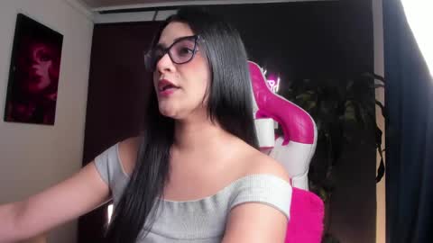 Emily Jhonson online show from 31, 5, 2026