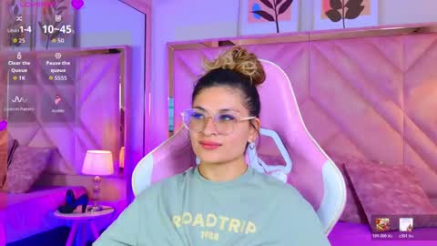 Emilyjonnes  online show from 14, 5, 2026