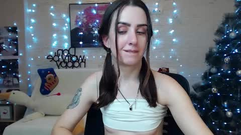 Snapshot of emilylayer chatting on 13, 12, 2024 Emyli online show from 13, 12, 2024