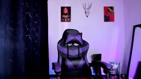  Emily Support me to have 100 likes plx online show from 30, 9, 2025