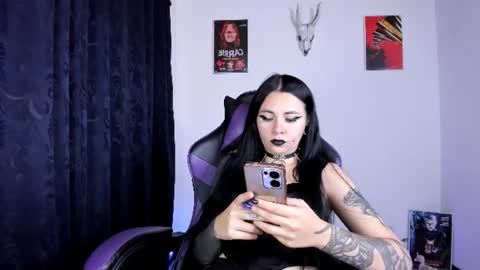 Snapshot of emilyrymer chatting on 22, 6, 2026 Emily Support me to have 100 likes plx online show from 22, 6, 2026