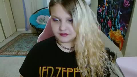 Snapshot of emilyshaze chatting on 3, 1, 2025 emily haze online show from 3, 1, 2025
