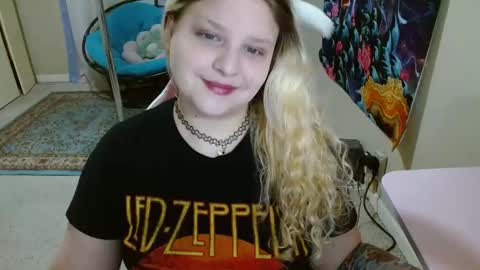 Snapshot of emilyshaze chatting on 20, 1, 2025 emily haze online show from 20, 1, 2025