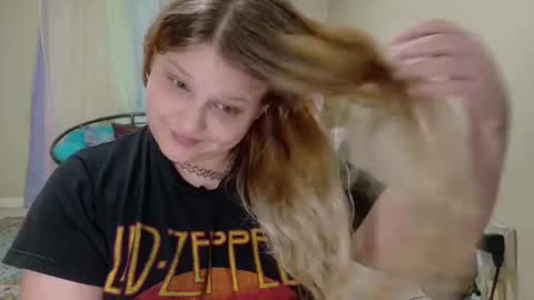 Snapshot of emilyshaze chatting on 4, 11, 2025 emily haze online show from 4, 11, 2025