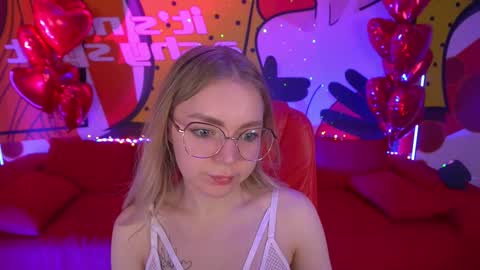  MY NAME IS Emily WELCOME EVERYONE I WILL BE HAPPY TO GIVE YOU WHAT YOU HAVE DREAMED OF FOR SO LONG online show from 18, 2, 2025