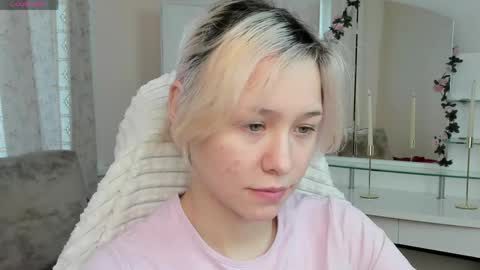Snapshot of emilytrase chatting on 28, 4, 2026 Betty online show from 28, 4, 2026