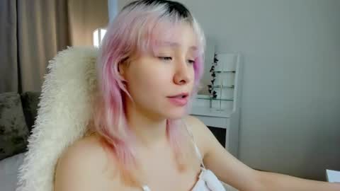 Snapshot of emilytrase chatting on 16, 6, 2026 Betty online show from 16, 6, 2026