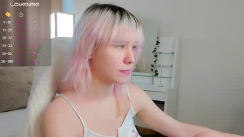 Snapshot of emilytrase chatting on 21, 6, 2026 Betty online show from 21, 6, 2026