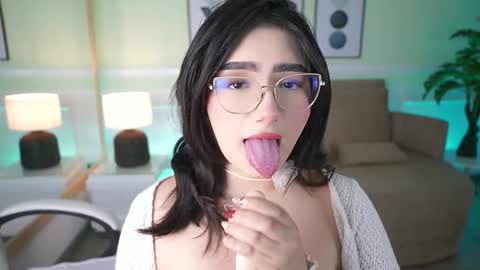 Snapshot of emilyturnerx chatting on 3, 2, 2026 Emily Turner online show from 3, 2, 2026