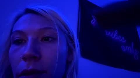 Snapshot of emilywarren296 chatting on 12, 10, 2025 emilywarren296 online show from 12, 10, 2025