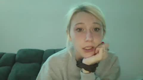 Snapshot of emilywarren296 chatting on 19, 10, 2025 emilywarren296 online show from 19, 10, 2025