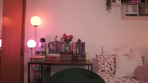 IG thickemmsss online show from 5, 12, 2025