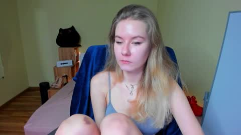 Snapshot of emilyy____ chatting on 5, 2, 2025 Emily online show from 5, 2, 2025