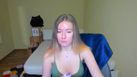 Snapshot of emilyy____ chatting on 14, 2, 2025 Emily online show from 14, 2, 2025