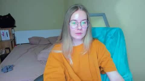 Snapshot of emilyy____ chatting on 21, 2, 2025 Emily online show from 21, 2, 2025