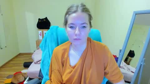 Snapshot of emilyy____ chatting on 25, 2, 2025 Emily online show from 25, 2, 2025