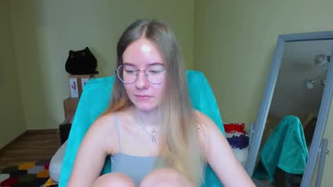 Snapshot of emilyy____ chatting on 27, 2, 2025 Emily online show from 27, 2, 2025