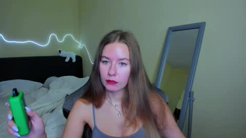 Snapshot of emilyy____ chatting on 11, 11, 2025 Emily online show from 11, 11, 2025