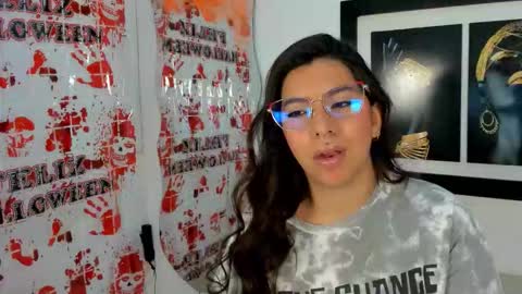 Snapshot of emilyy_cooperr chatting on 23, 10, 2025 emilyy_cooperr online show from 23, 10, 2025