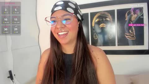 Snapshot of emilyy_cooperr chatting on 24, 11, 2025 emilyy_cooperr online show from 24, 11, 2025