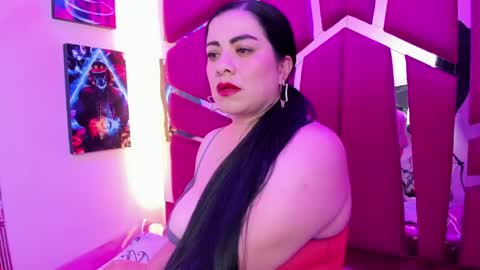Snapshot of emilyy_moon_ chatting on 4, 6, 2026 Emilyy Moon online show from 4, 6, 2026