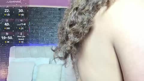 Snapshot of emilyy_sexy01 chatting on 7, 2, 2025 emilyy_sexy01 online show from 7, 2, 2025