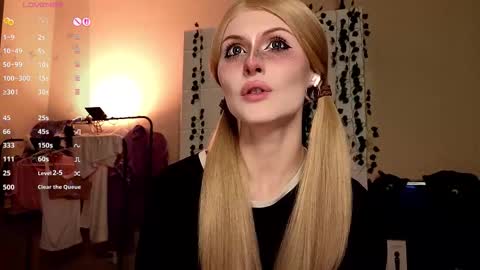 Snapshot of emimiy chatting on 18, 10, 2025 emimiy online show from 18, 10, 2025