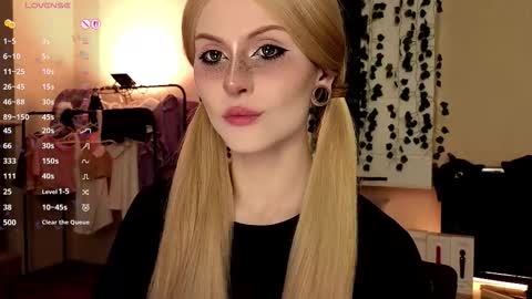 Snapshot of emimiy chatting on 19, 10, 2025 emimiy online show from 19, 10, 2025