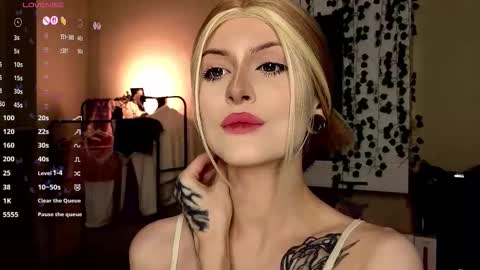 Snapshot of emimiy chatting on 9, 11, 2025 emimiy online show from 9, 11, 2025