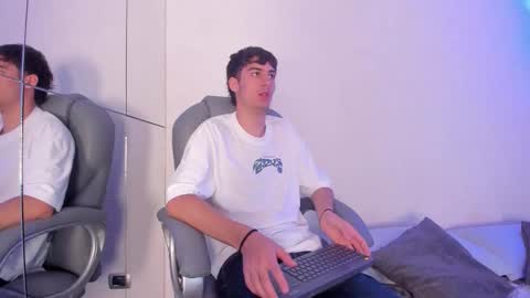 emir_ozan online show from 21, 11, 2025