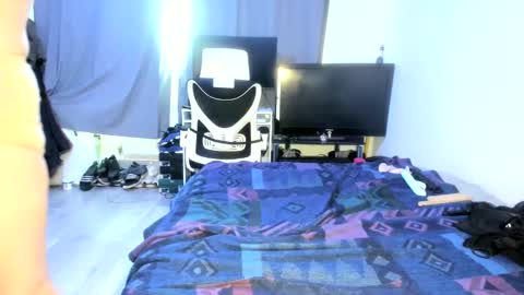 Snapshot of emliyjamesmjb chatting on 7, 2, 2025 emliyjamesmjb online show from 7, 2, 2025