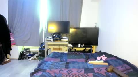 Snapshot of emliyjamesmjb chatting on 13, 2, 2025 emliyjamesmjb online show from 13, 2, 2025