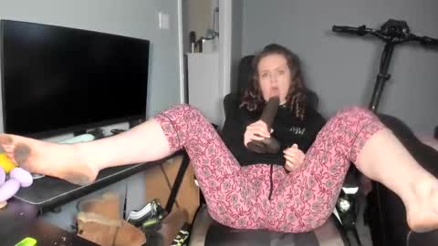 Snapshot of emliyjamesmjb chatting on 25, 2, 2025 emliyjamesmjb online show from 25, 2, 2025