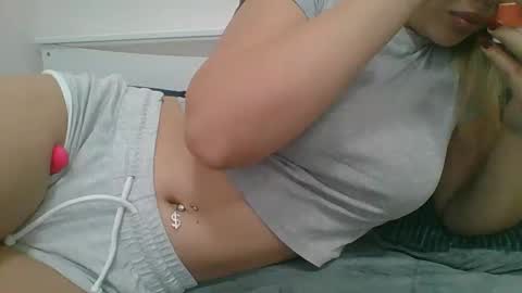 Snapshot of emma_991 chatting on 23, 11, 2025 emma_991 online show from 23, 11, 2025