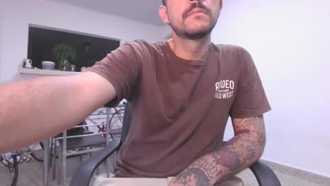 Snapshot of emma______1996 chatting on 2, 3, 2026 emma______1996 online show from 2, 3, 2026