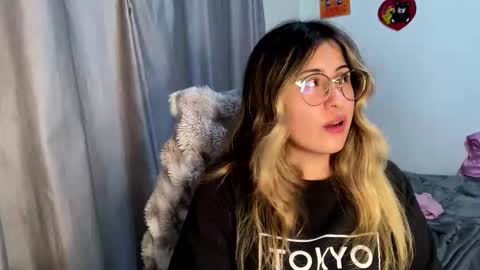 Snapshot of emma__bell_ chatting on 14, 11, 2025 Emma Is here online show from 14, 11, 2025