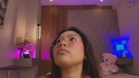 emma__rose1 online show from 14, 4, 2026