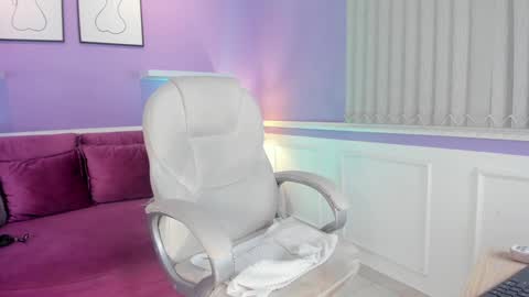 Snapshot of emma__walkerr_ chatting on 27, 1, 2025 emma__walkerr_ online show from 27, 1, 2025