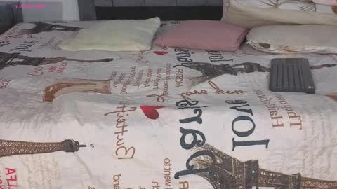 Snapshot of emma_blake__ chatting on 19, 12, 2025 Emma online show from 19, 12, 2025