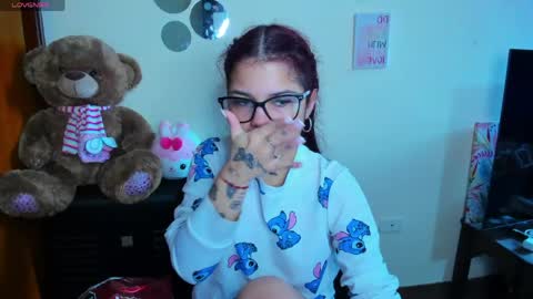 Snapshot of emma_boo_ chatting on 20, 4, 2026 emma_boo_ online show from 20, 4, 2026