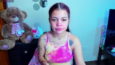 Snapshot of emma_boo_ chatting on 26, 4, 2026 emma_boo_ online show from 26, 4, 2026