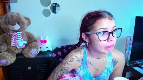 Snapshot of emma_boo_ chatting on 1, 5, 2026 emma_boo_ online show from 1, 5, 2026