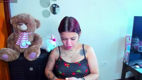Snapshot of emma_boo_ chatting on 11, 5, 2026 emma_boo_ online show from 11, 5, 2026