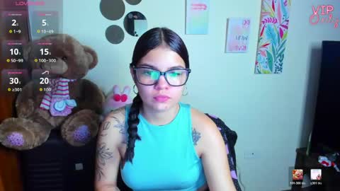 Snapshot of emma_boo_ chatting on 18, 5, 2026 emma_boo_ online show from 18, 5, 2026