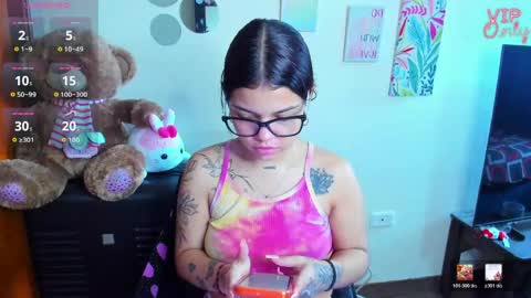 Snapshot of emma_boo_ chatting on 21, 5, 2026 emma_boo_ online show from 21, 5, 2026